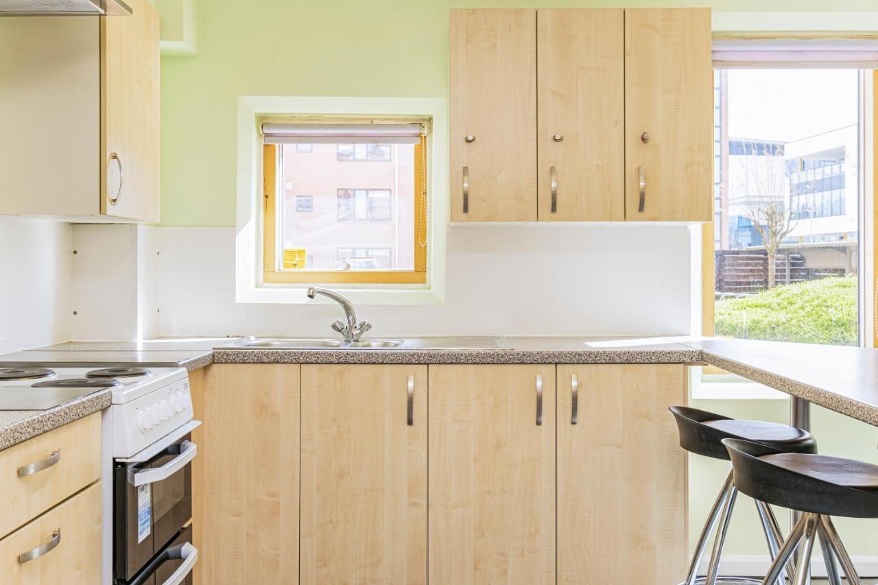 Vibrant Ensuite Rooms, Hatfield - Sk 외부 사진